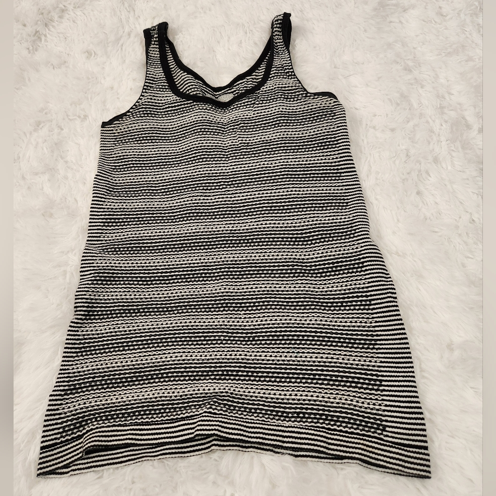 Athleta Black and White Thick Strap Knit Stretch Tank Top